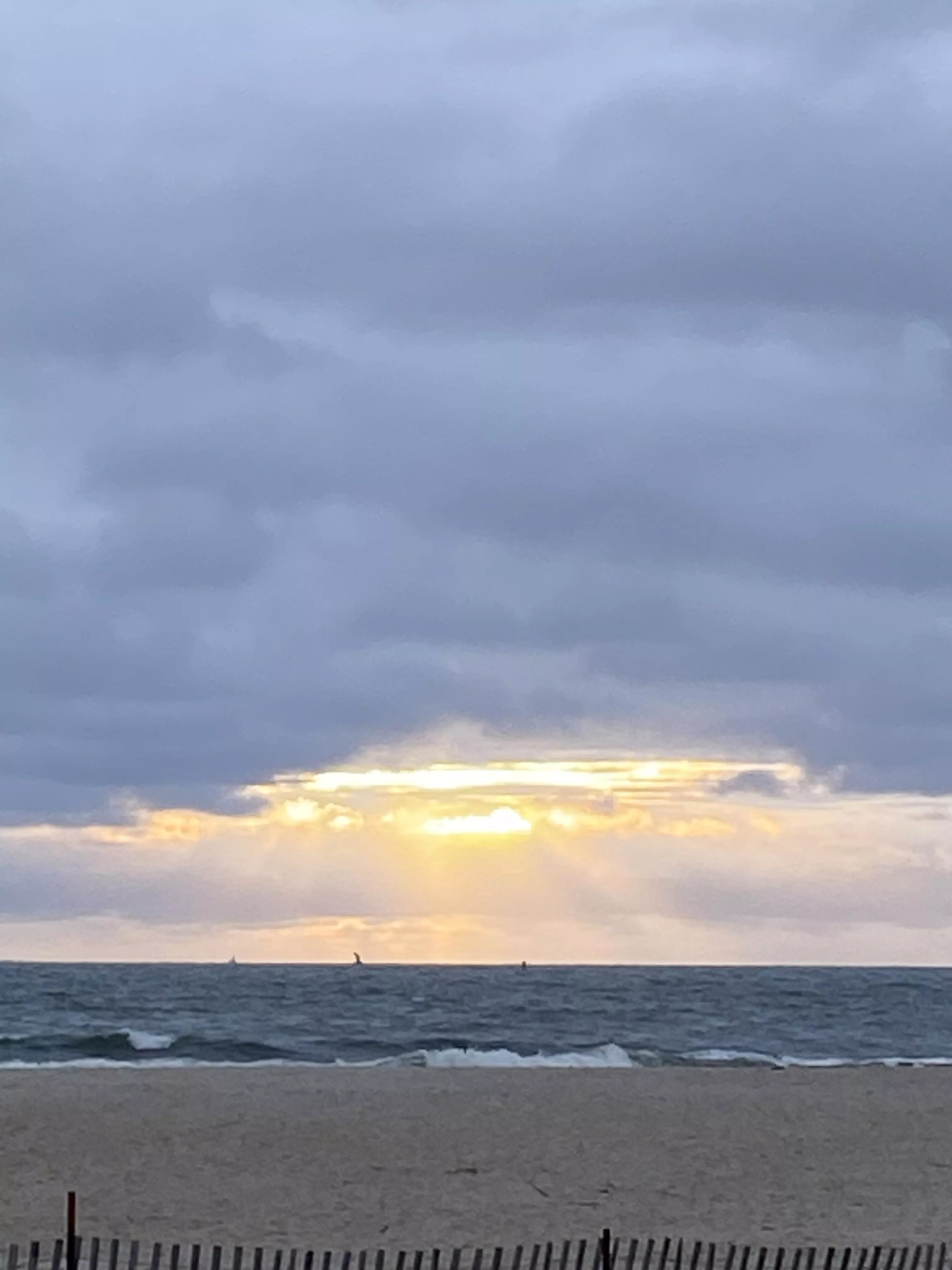 Chilly morning on the Jersey shore 🤙🏻🎶🎶 posted by bronxboy59