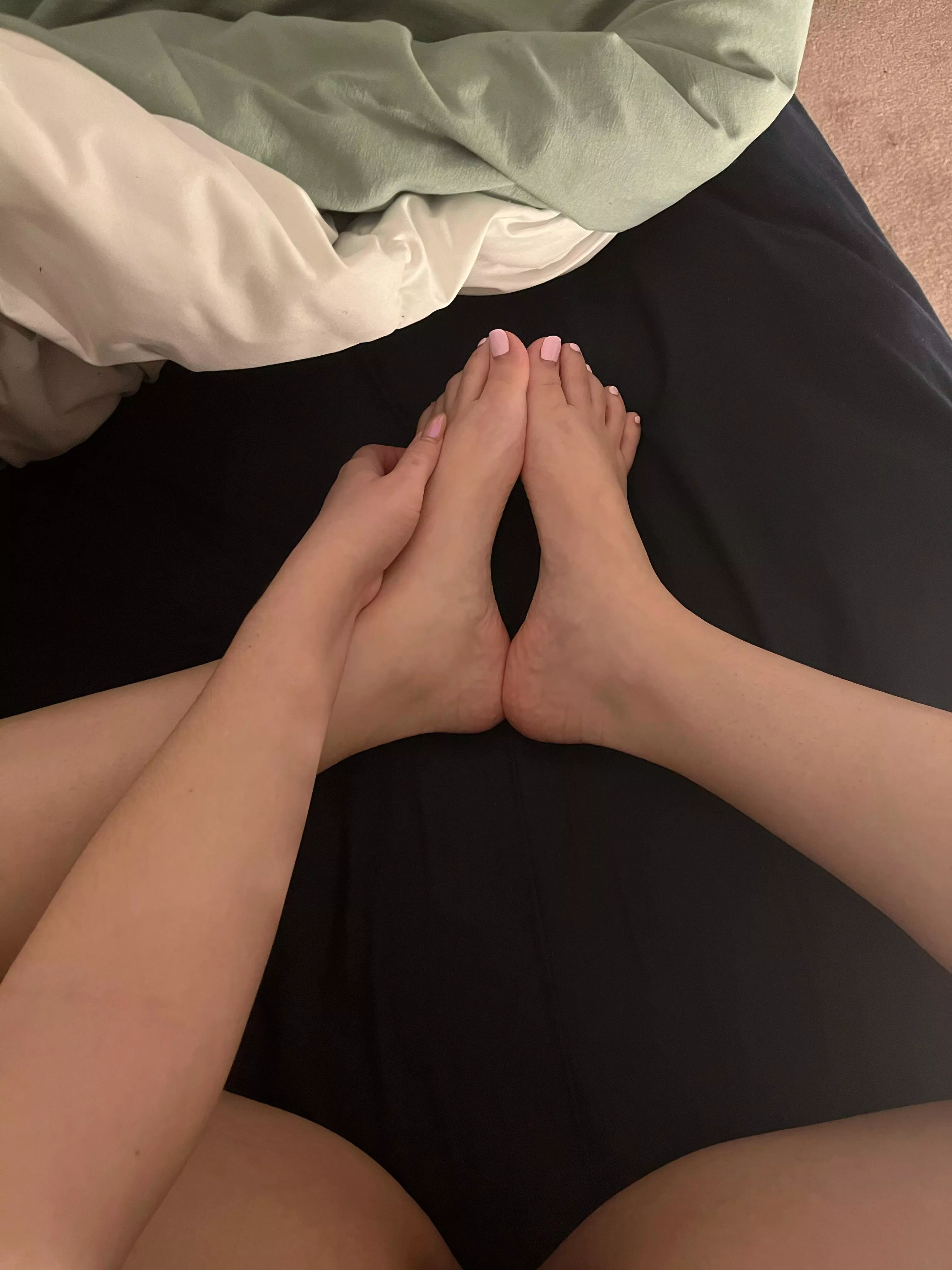 come relax w me (oc) posted by valentara