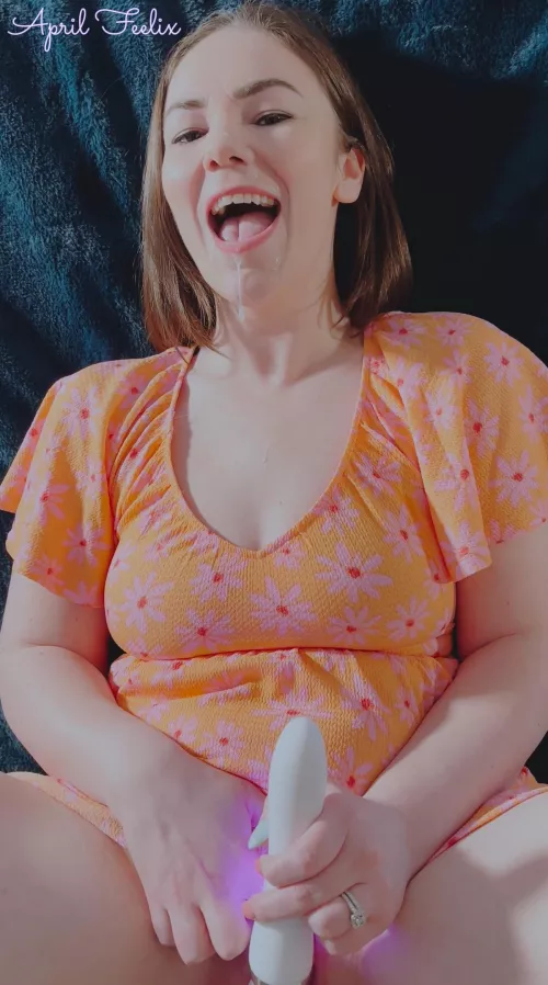 Cum on my face makes me so horny! by AprilFeelix