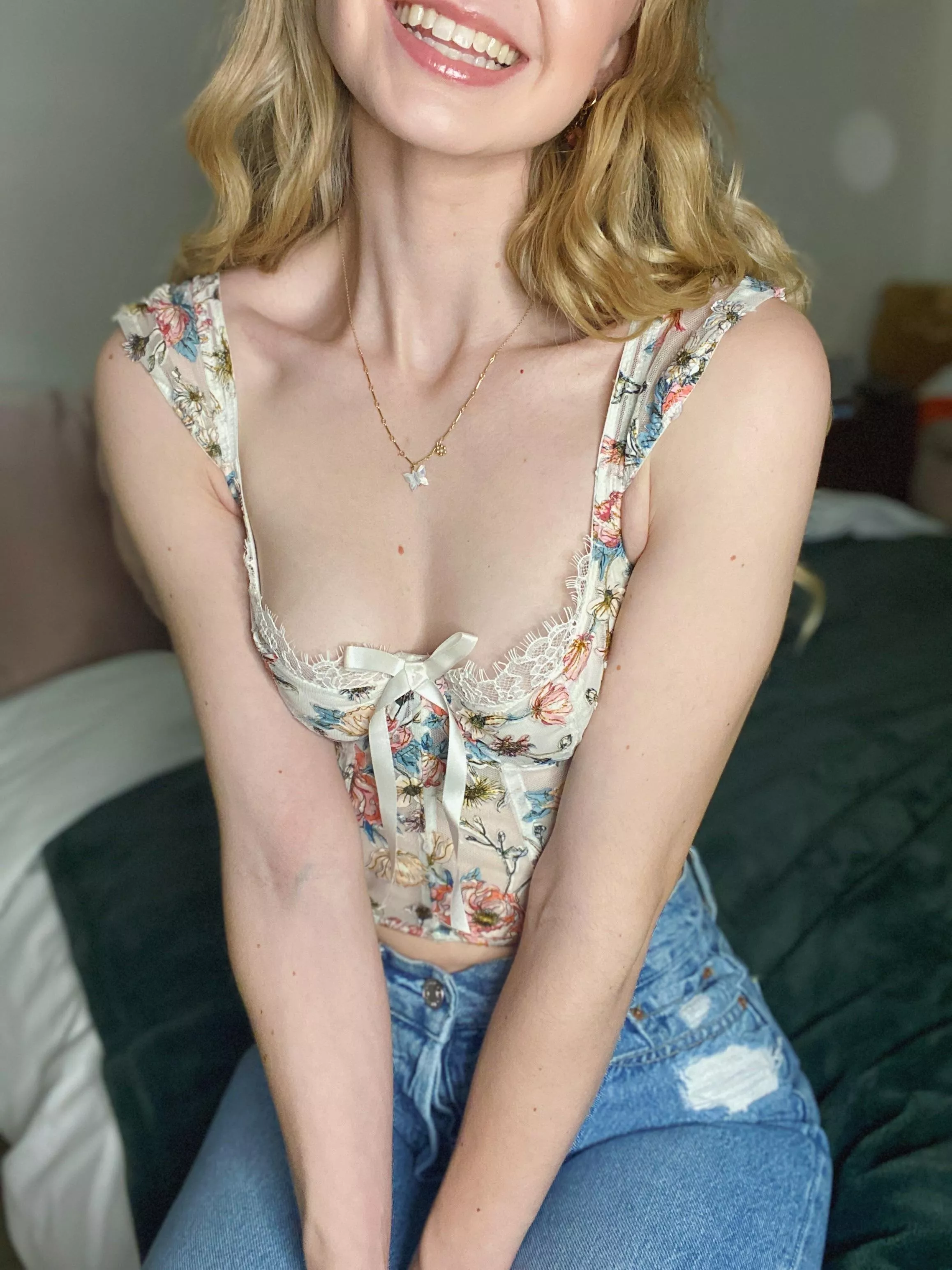 cute but sexy 🙈🥰 [f] posted by flatlacroix2