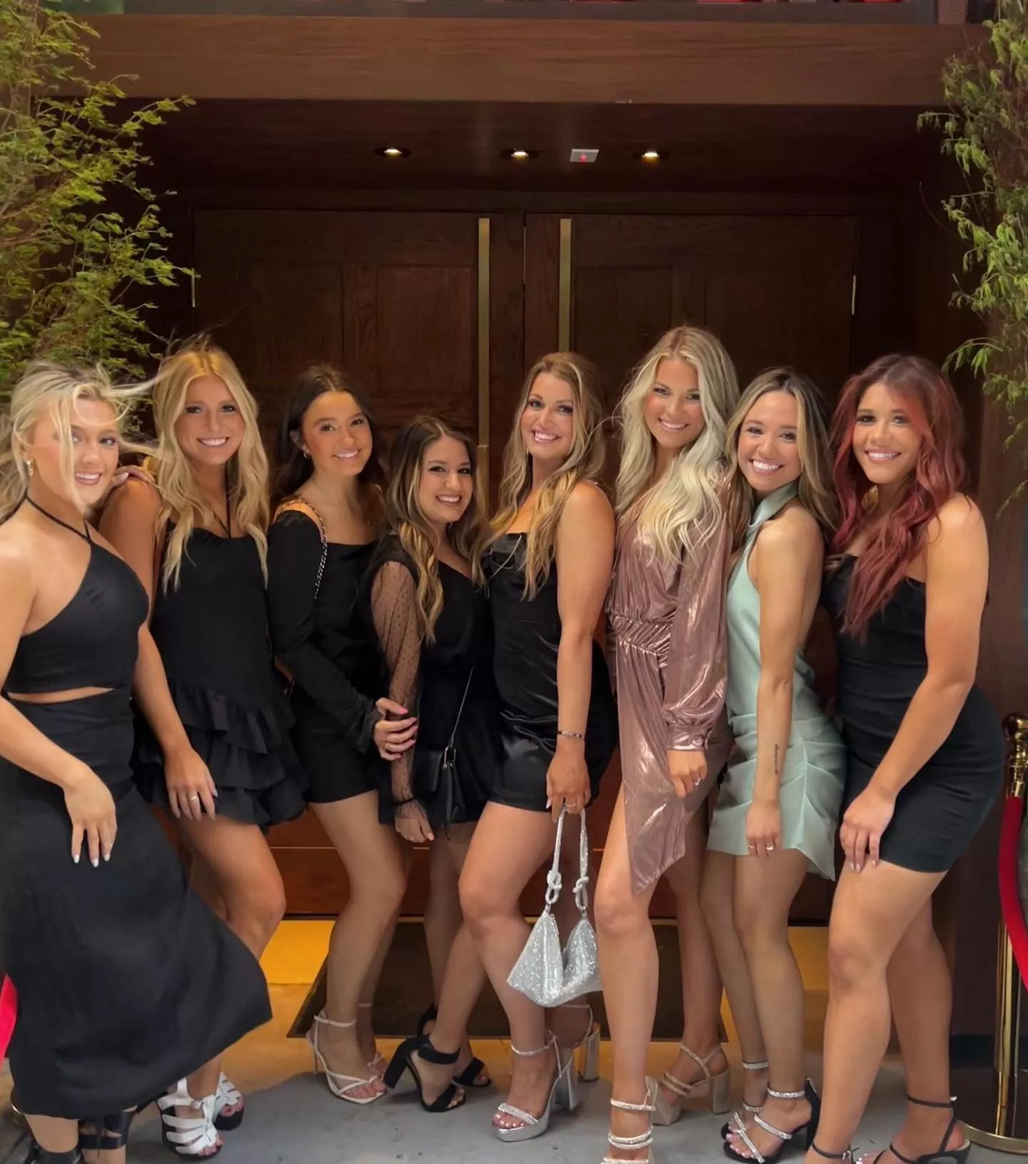 Dinner Date [8] posted by Queen_Nikkiii