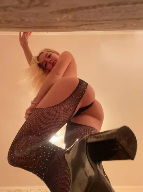 do I look good in a fishnet? by calmlyacquit