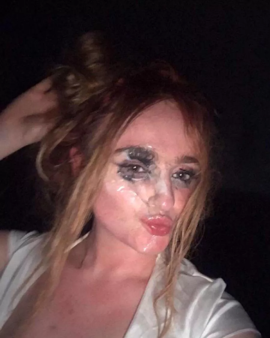 Do u like my makeup ? posted by pixxxie-girl