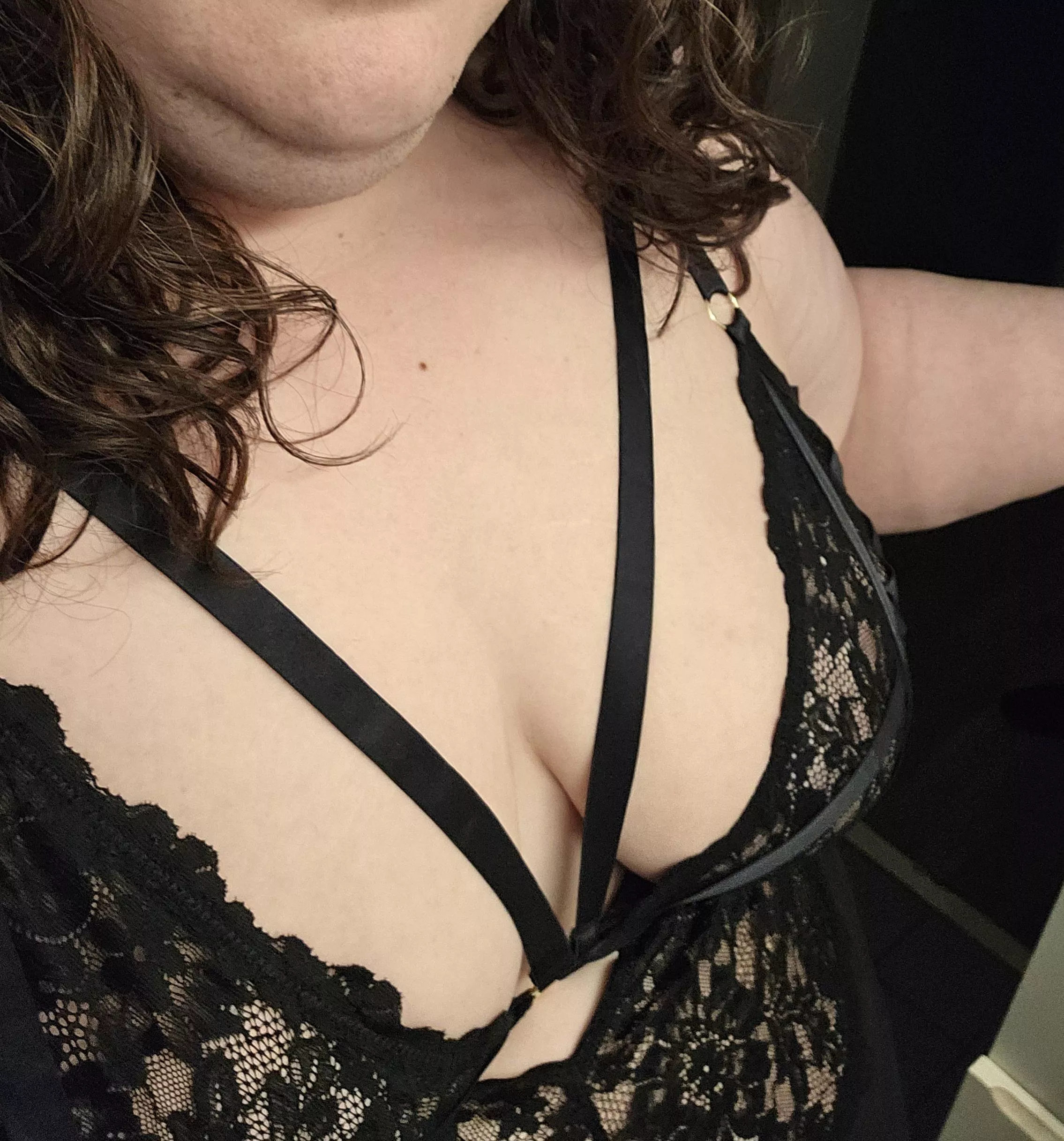 Do you like my new lingerie? posted by goddesscurvyy