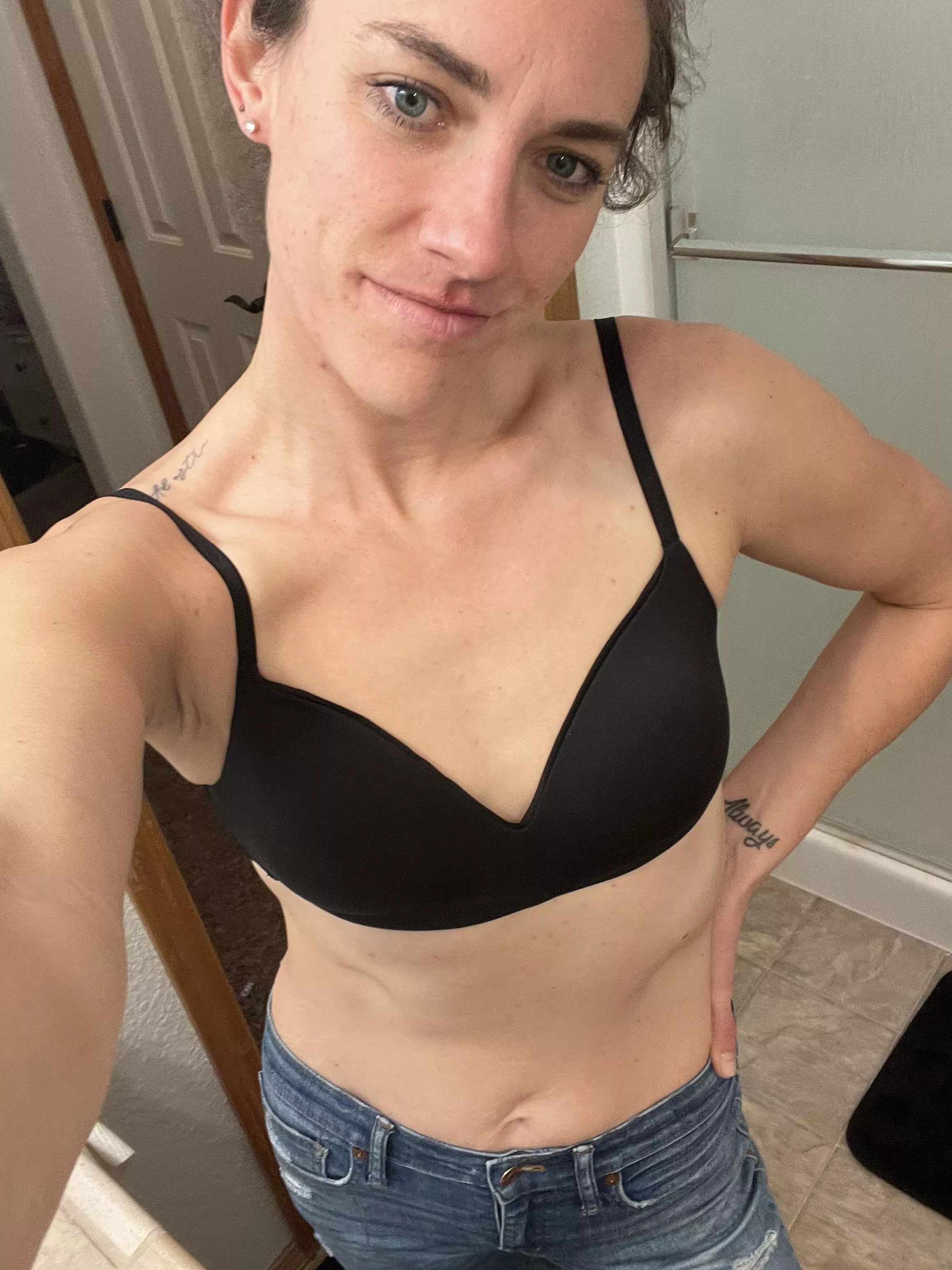 Don’t you wanna poke it? posted by siennajuneofficial