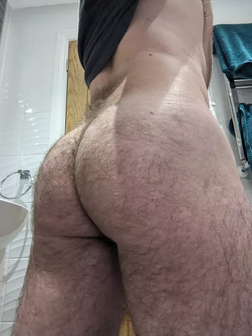 First post here of my big hairy 🍑 by boundadventure61