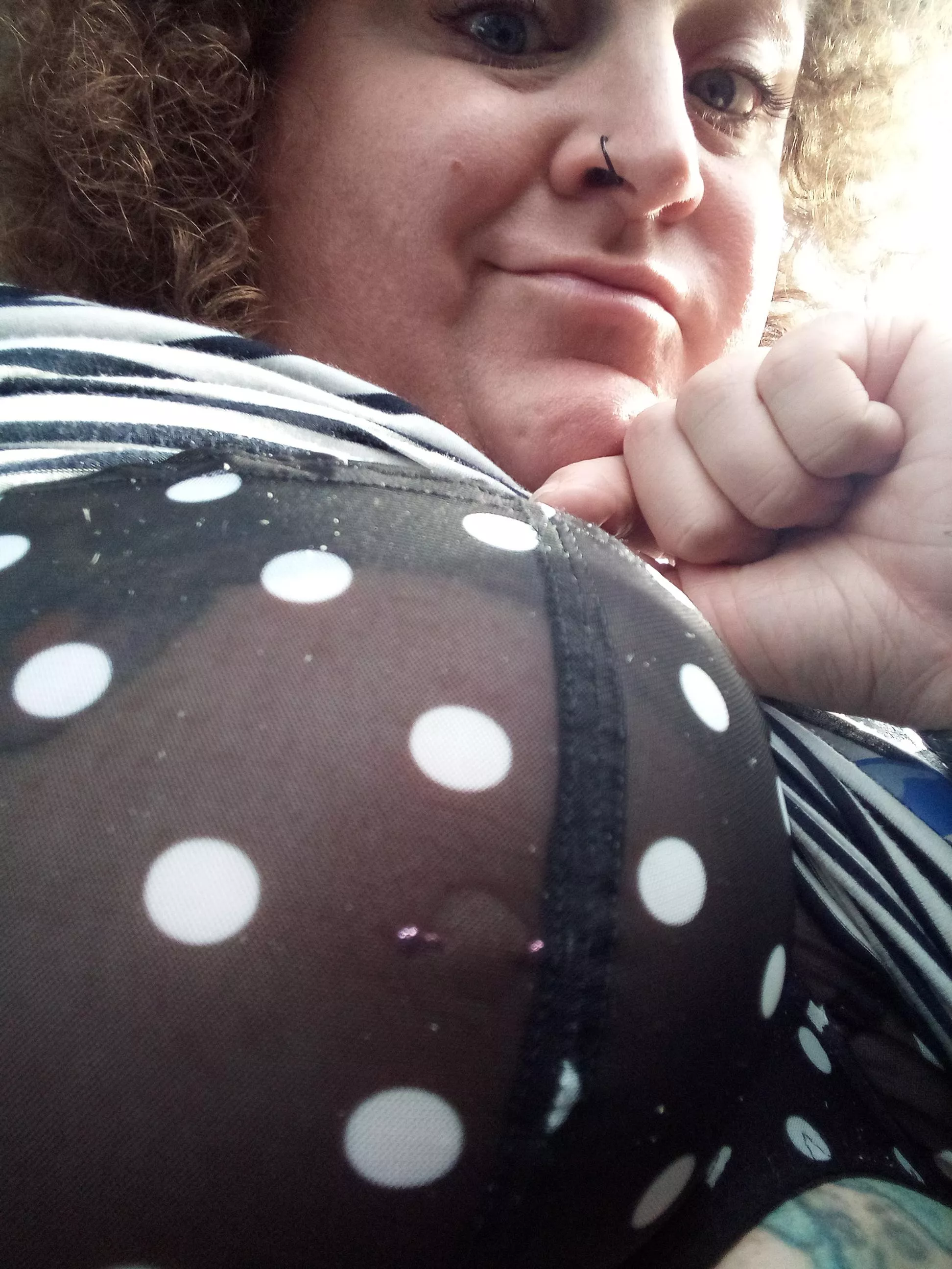 Giving you a cheeky glance in a busy carpark (⁠◠⁠‿⁠◕⁠) posted by Darth_By_SnuSnu