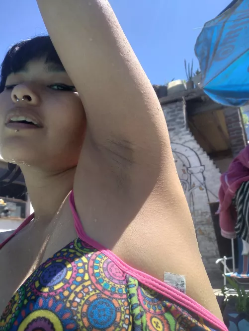 Hey, look here by King-sonne