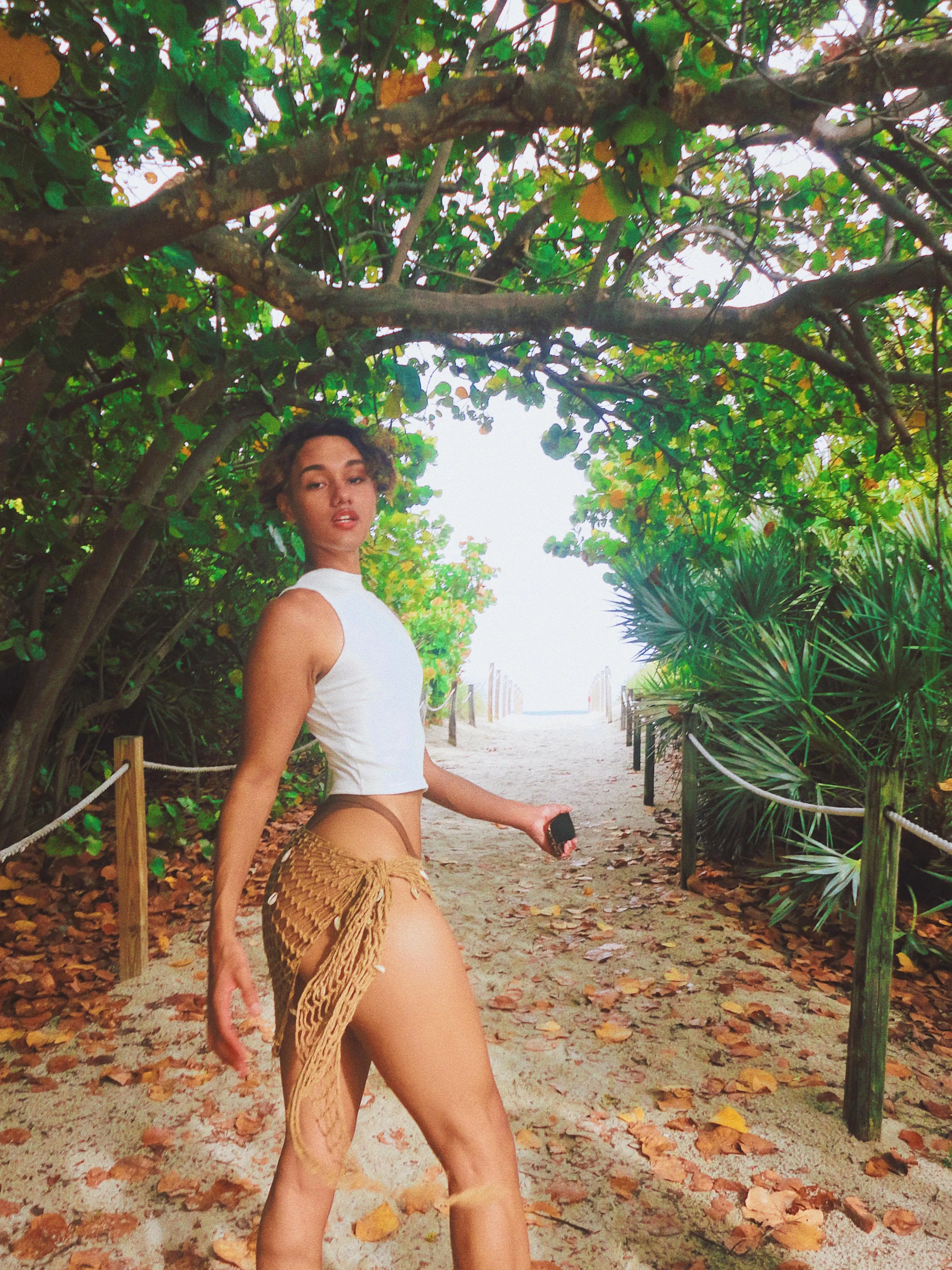 hola from paradise 🌴 posted by AppropriateCloud1645