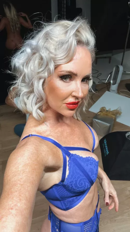 How can I attract men by SallyScarlet18