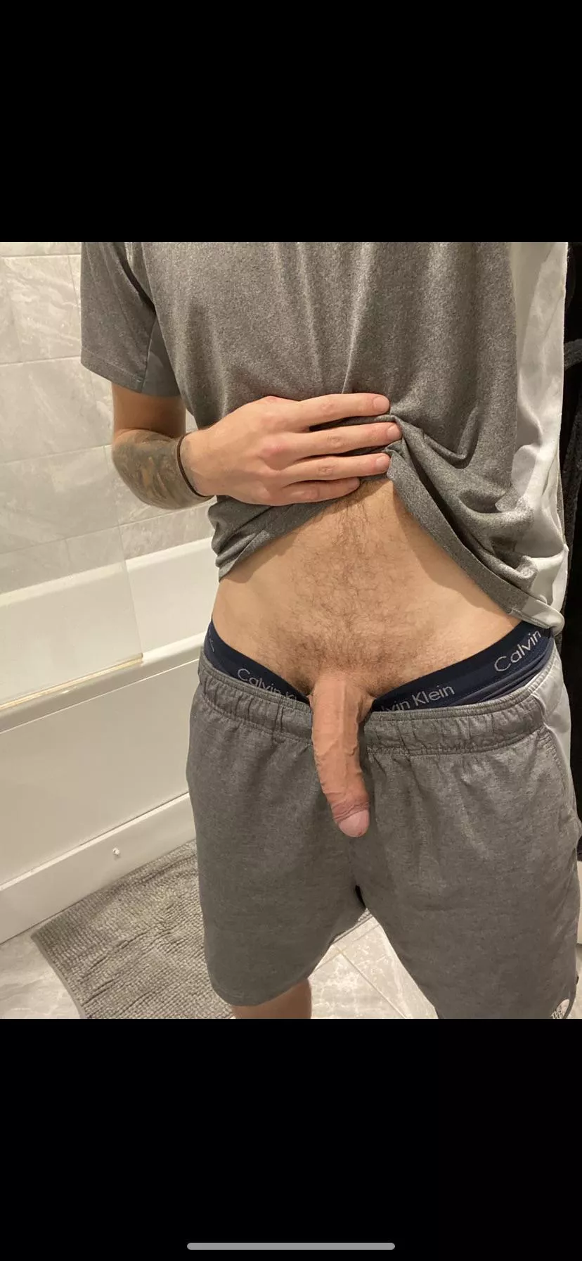 I can’t ever piss around my friends without them drawing attention to it 😡 posted by Captaincurve907