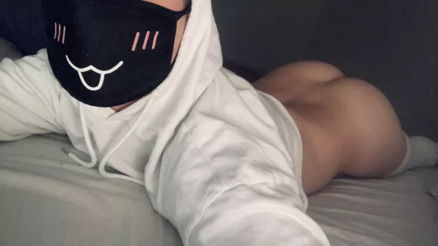 I have a comfortable pillow for you by twink_slut