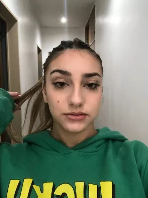 I hope you find me cute posted by bordentone3