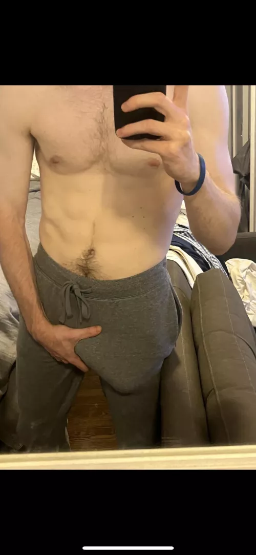 I think I’m a “straight” guy that’s all the sudden in the closet. What’s happening to me ;) by Mindless-Honey-8932