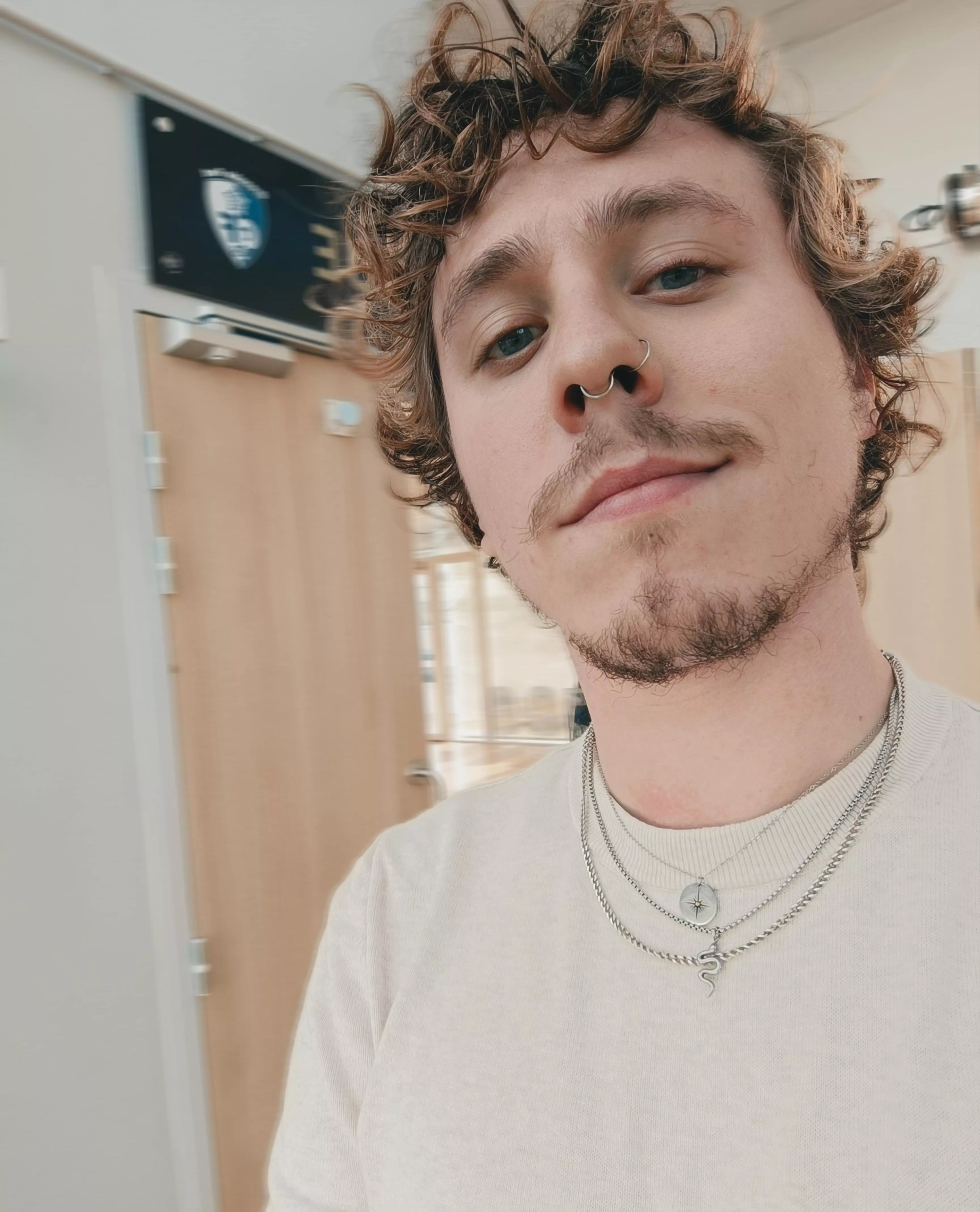 I was bored in a conference but surprinsingly felt cute ! posted by Dontworryyyy