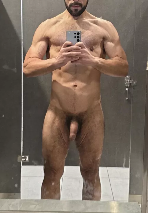 I was feeling myself at the gym this morning. 🌞 by raa_hee