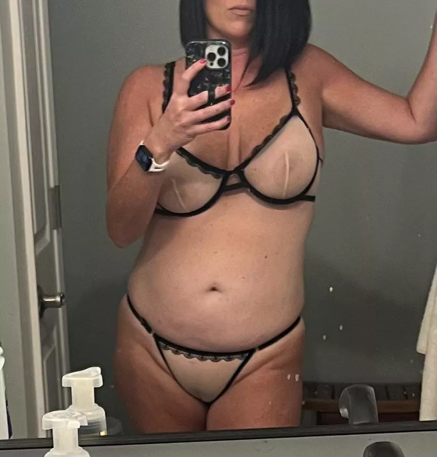 Is the appropriate under my scrubs [F]42 posted by Emma19811