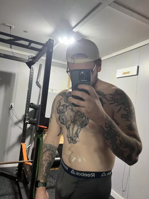 It’s cold out, but 🔥 in this gym by BullfromTX69