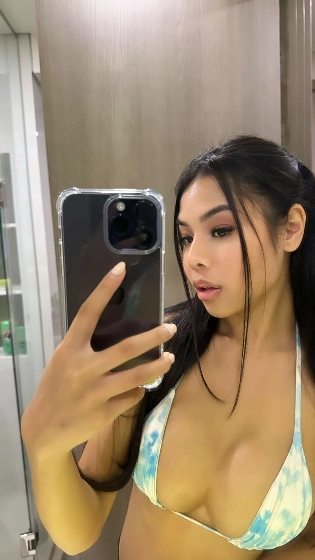 Looking hot on this picture posted by FlowThink