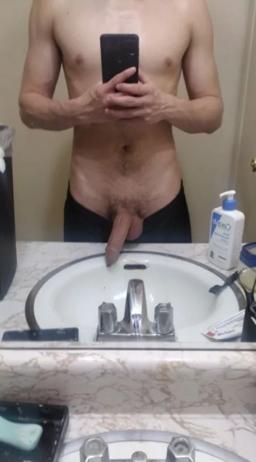 🙈 Make it stand up by AngelGogetteR