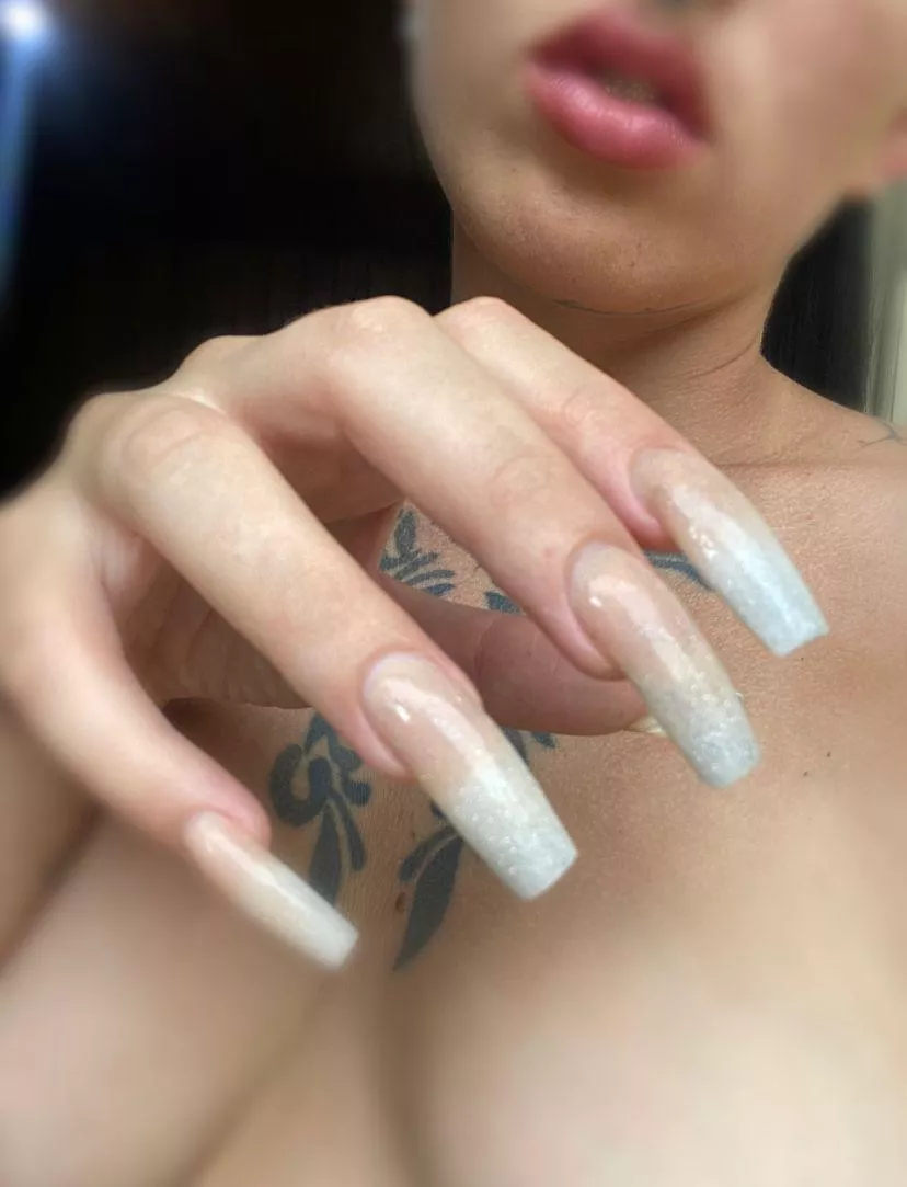 My nails are beautiful, don't you think? posted by EIMENEITOR