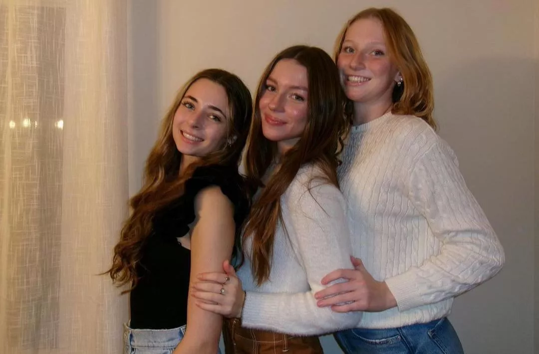 No filters needed. Fully clothed natural beauts posted by Dismal_Custard_3719