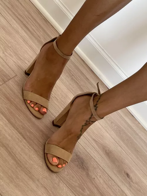 Nudes to start off the day right... by anonymous330333