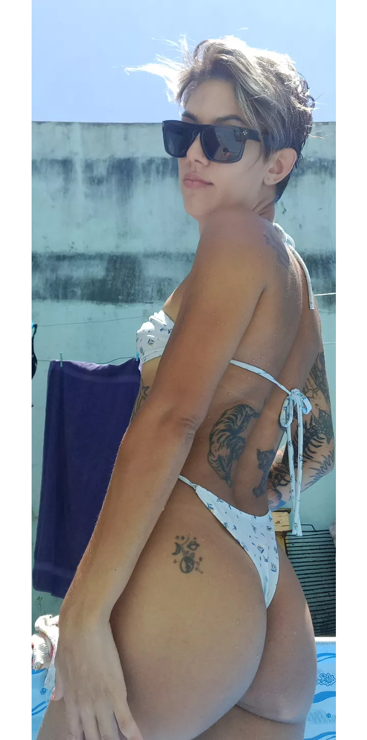 Short hair and cutes ass posted by Arlinbaddiegirl