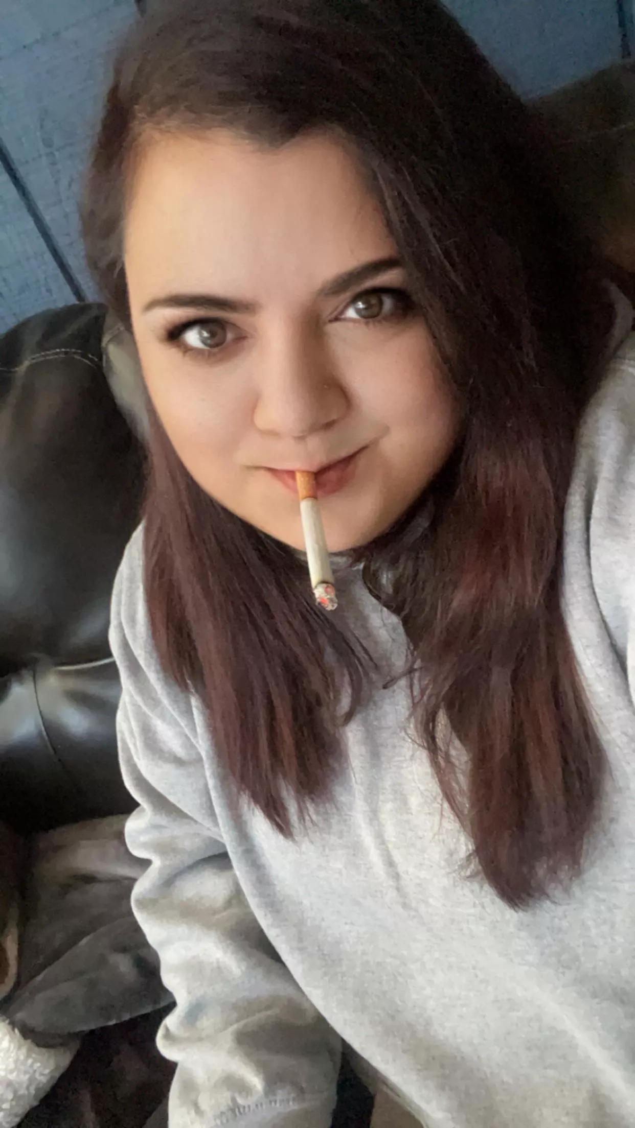 Smokey days on cold days💨🚬 posted by Goddessivy92xx