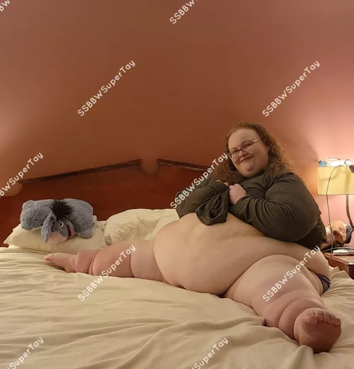 Super Fatty loves to please by SuperTay