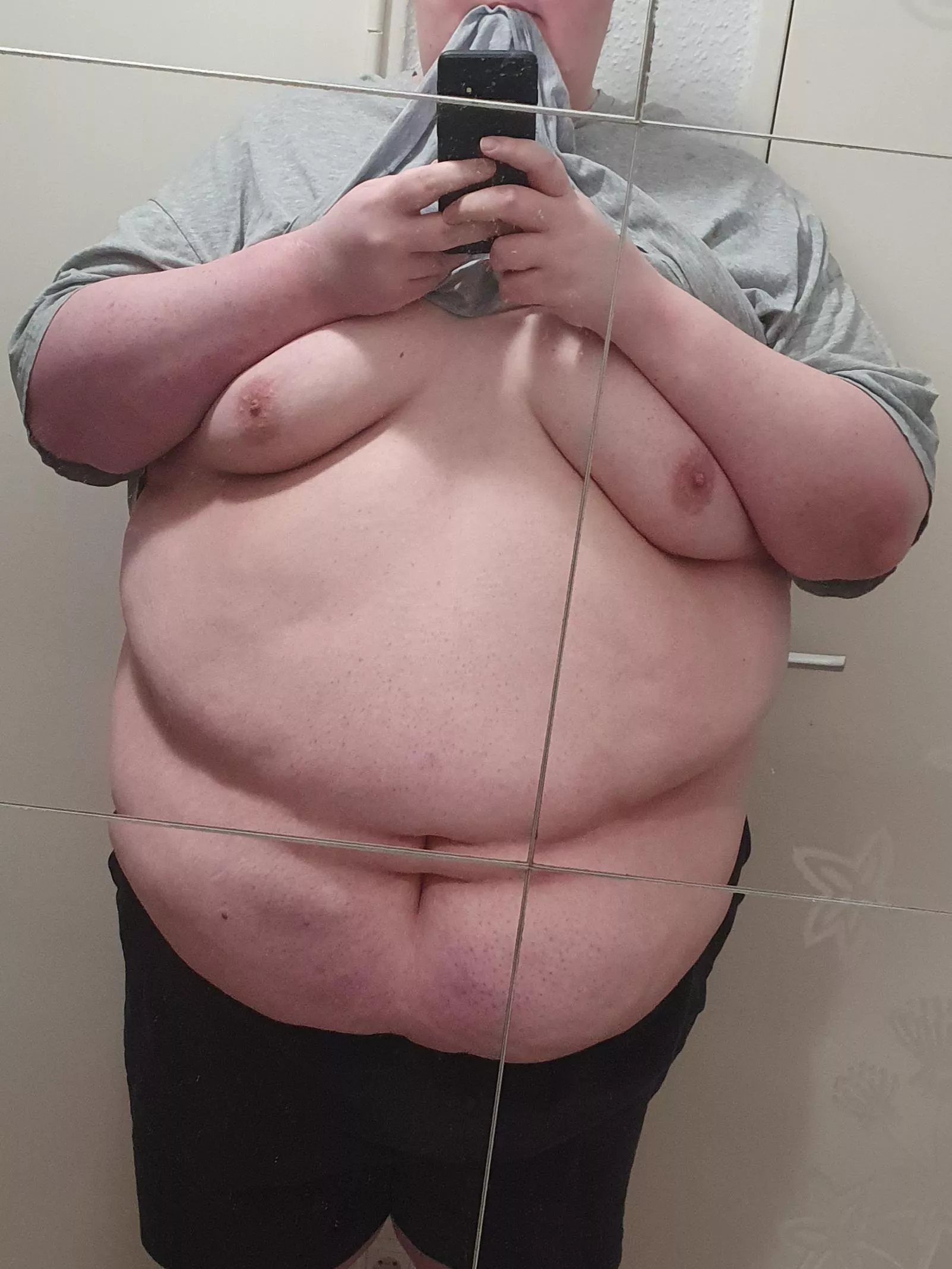 Take off my pants and lets have some fun 😏 posted by elhusinho