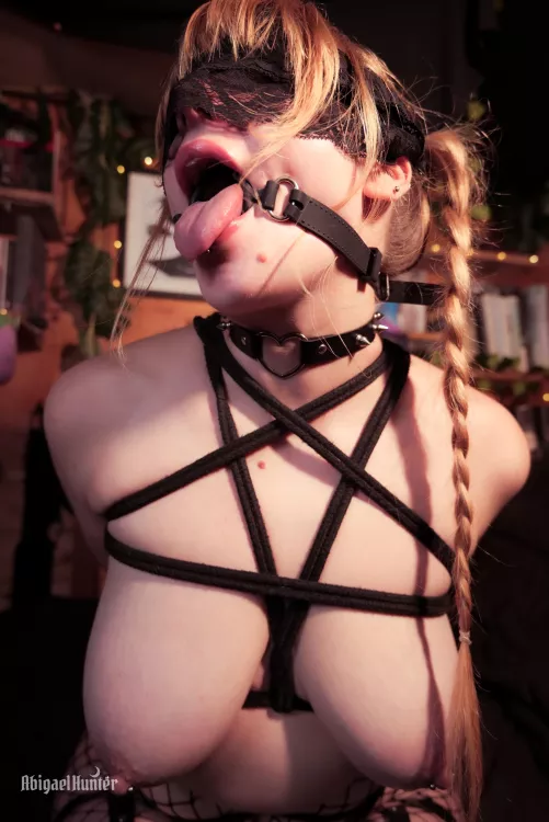 The ring gag makes me [f]eel things by abigaelhunter