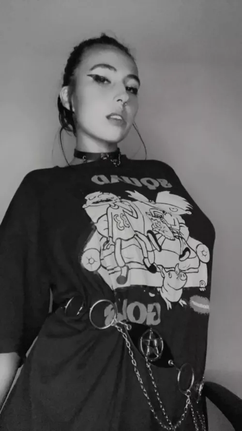 These chains provide you better grip when you take this goth to pound town by Mystica_Heartless