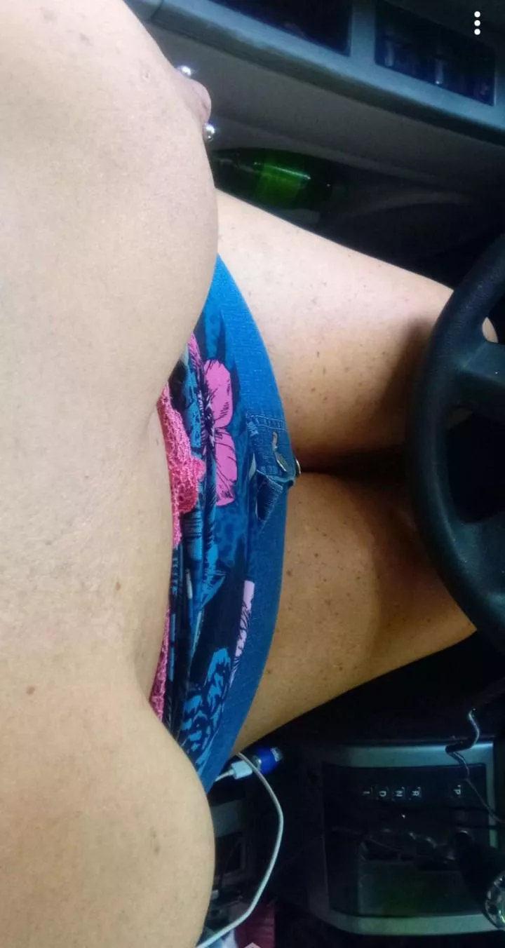 Thick, naughty Southern belle here, waiting for you. posted by oliviamatell