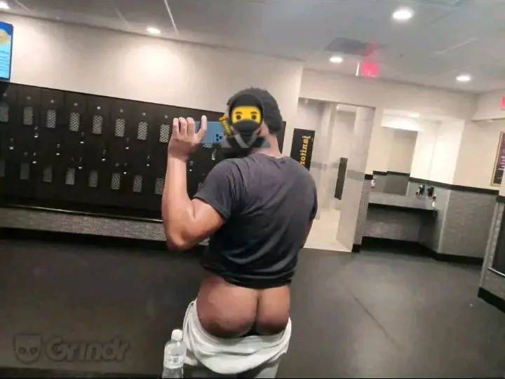 This is me 24 Yo ♌ Bi-Cruious posted by LeaderAggressive7618