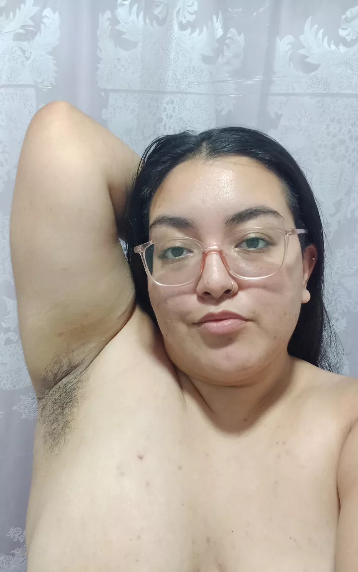 Very sweaty before shower :) posted by _littlecherryyy