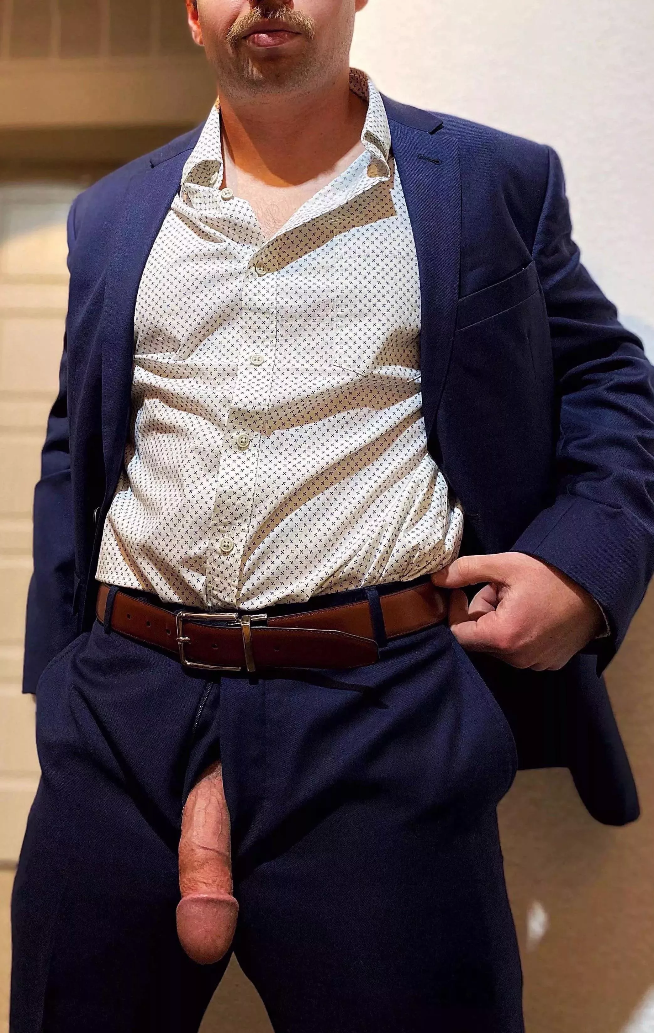 Would you stay late with your [30] year old manager? I promise I’ll make it worth it! posted by nerdyone13_1