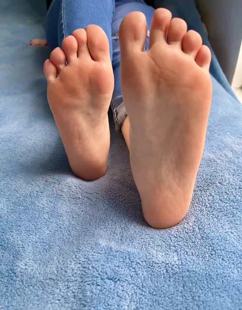 Your face + my feet =___ fill in the blank 🦋🍒(oc) by DakotaLillith666