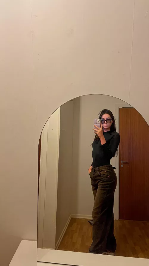 19F, hiya! by warhead20002