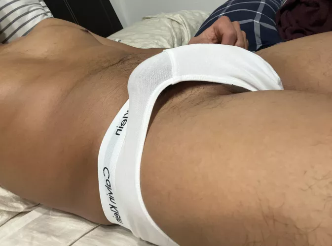 25 latino. Underwear+, daddies+, married+ but everyone horny welcome. HMU @dylan_p222694 by Positive-Title692
