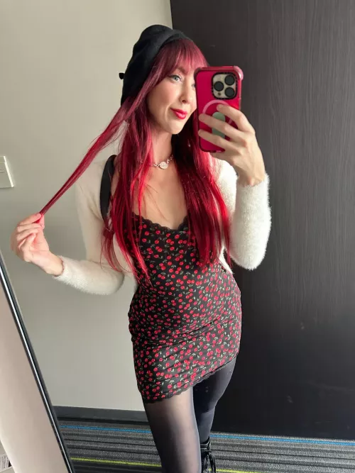 Being pretty is my birth right by thedeadwithhs