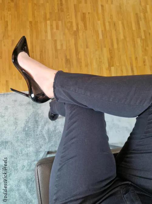Classic black patent by GoddessVickiHeels