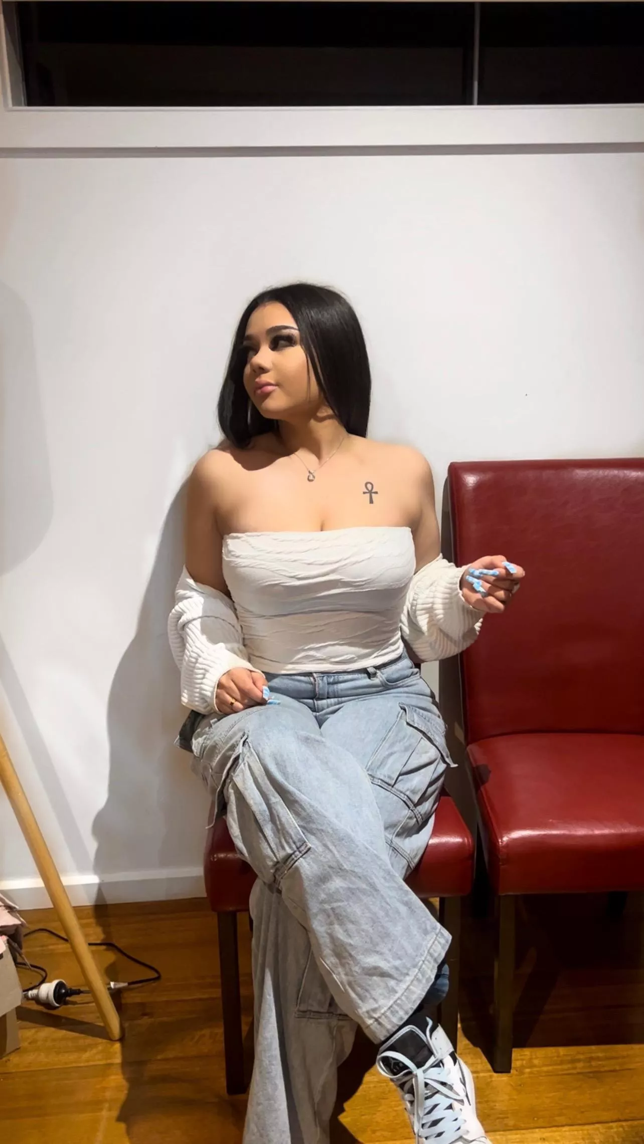 Do you think I’m classy? ✨ posted by EnchantedEveXXX