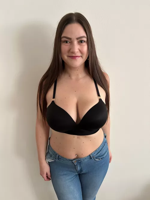 Every guy needs a big titty brunette to use as cum target practice🎯 by germanbombshell