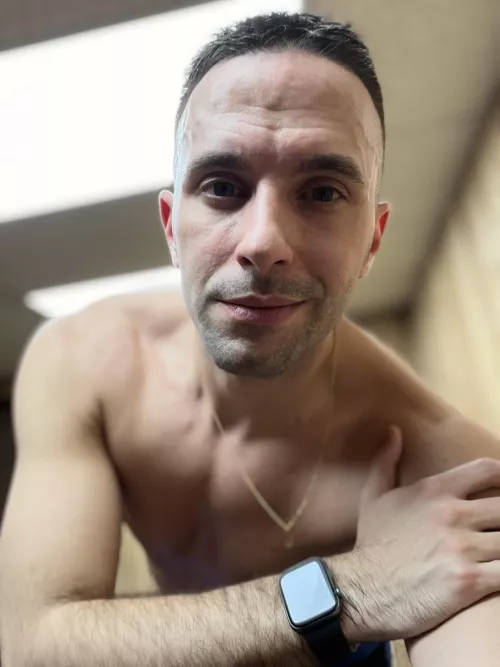 Hi bros 👋🏻 say hi back 🫶🏻 by premonitions_