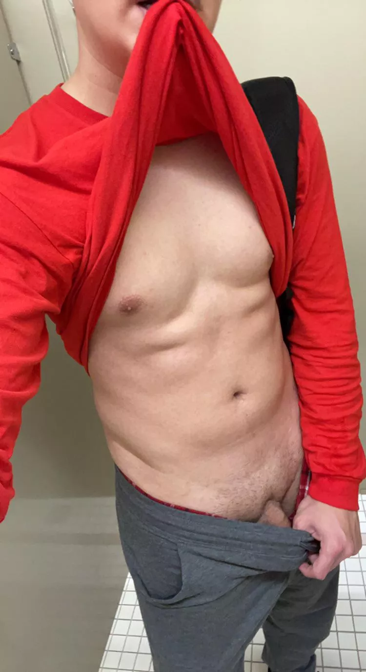 Horny at work posted by sloppcum