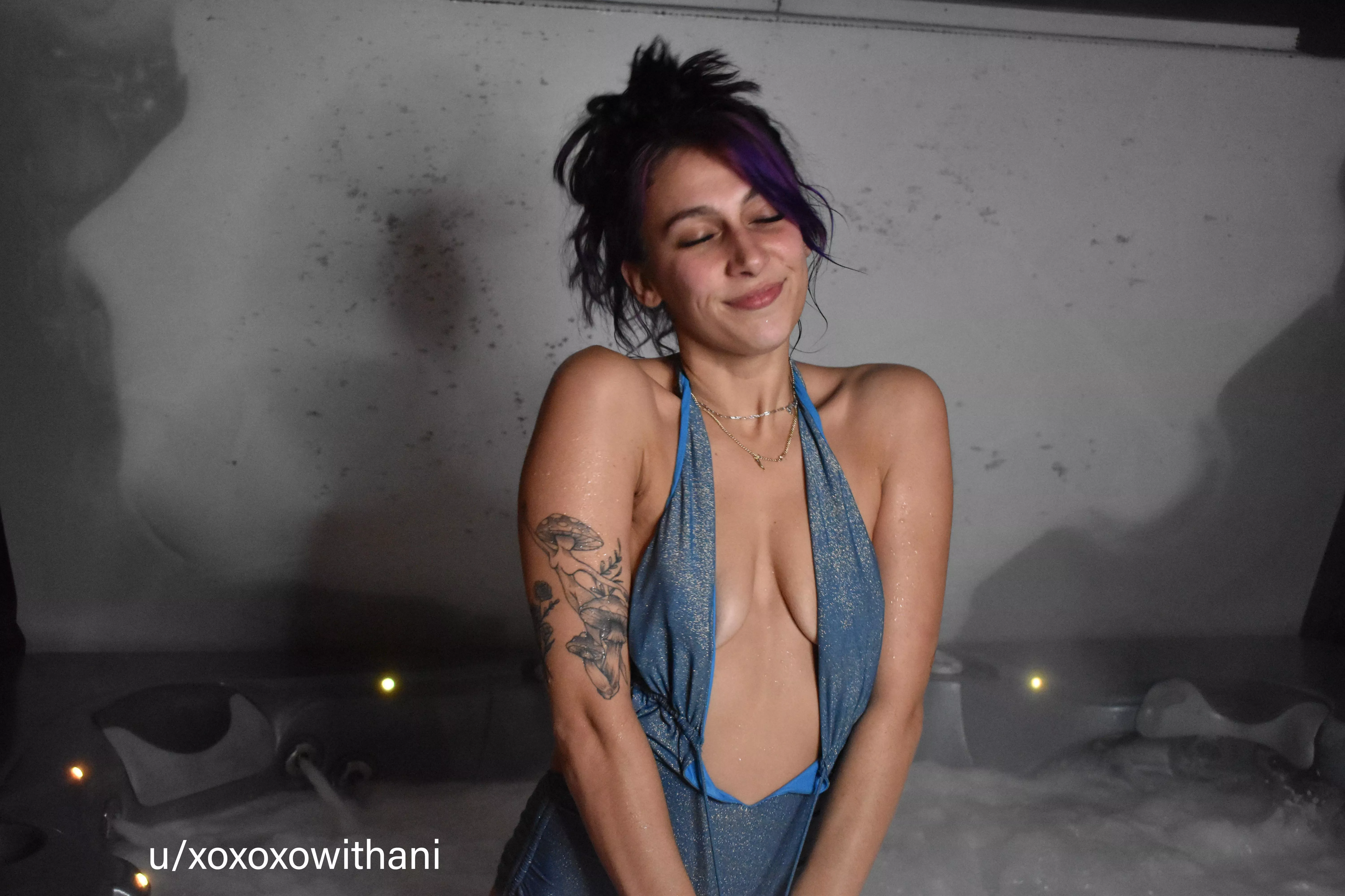 Hot tubs are so nice in the winter. [OC] [Self] 💜 posted by xoxoxowithani