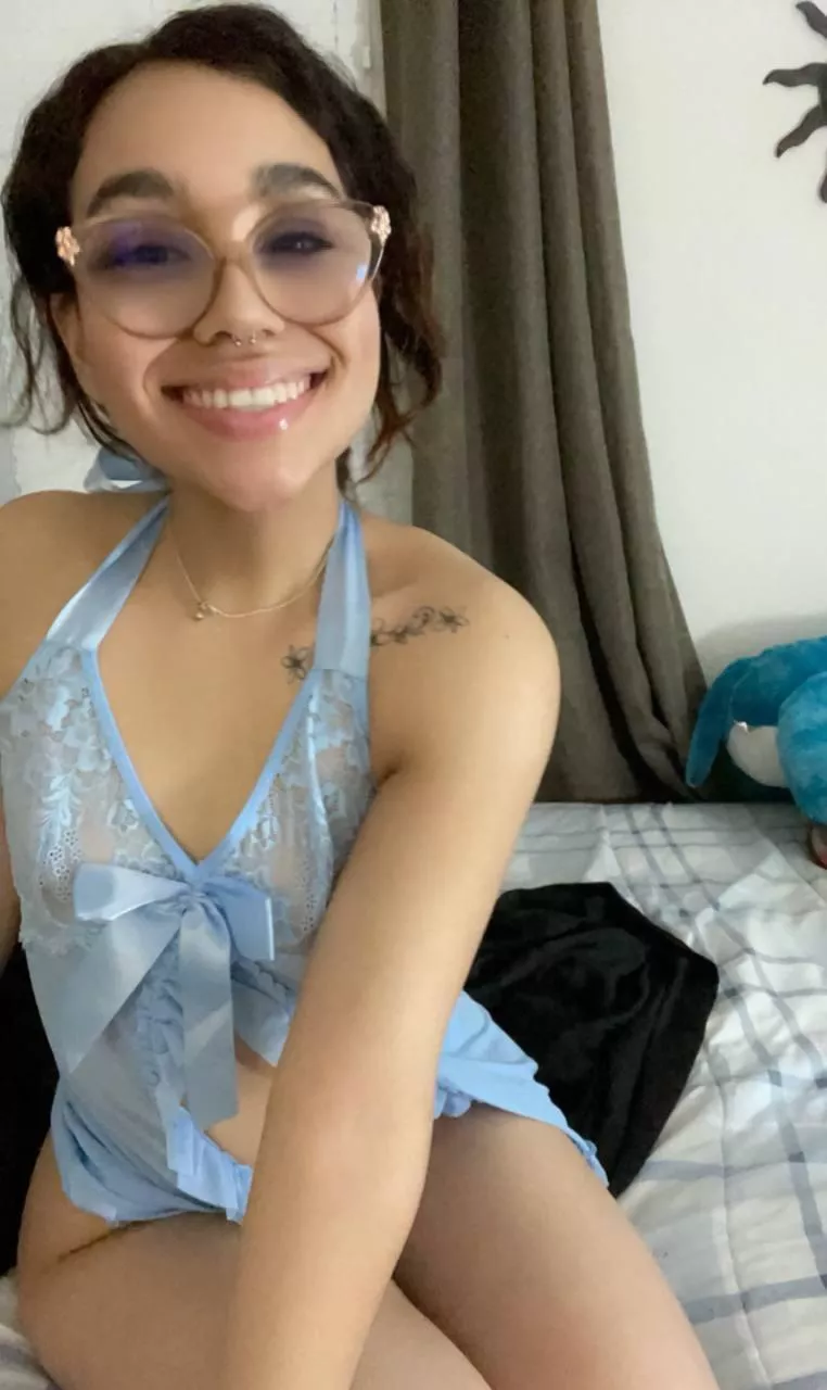 How about an all-natural small latina wifey? posted by Hot_Babet