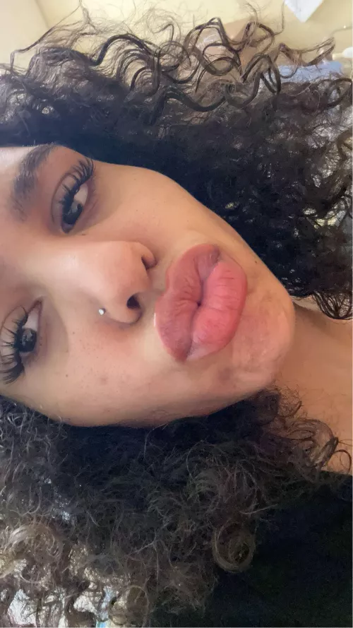 How’s my pout? by SweetAriannaa