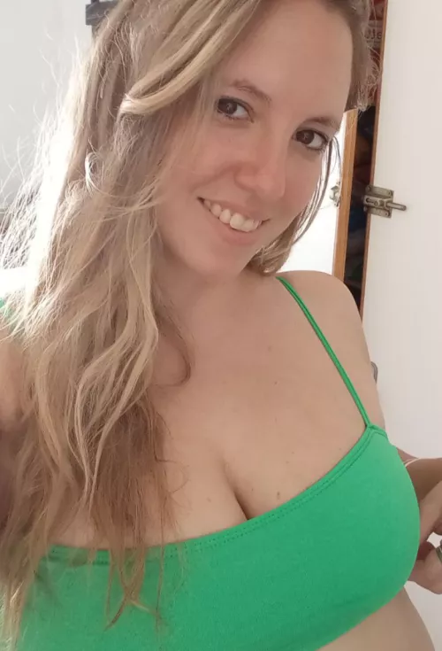 I can make you wet in an instant by nicolenextdooor